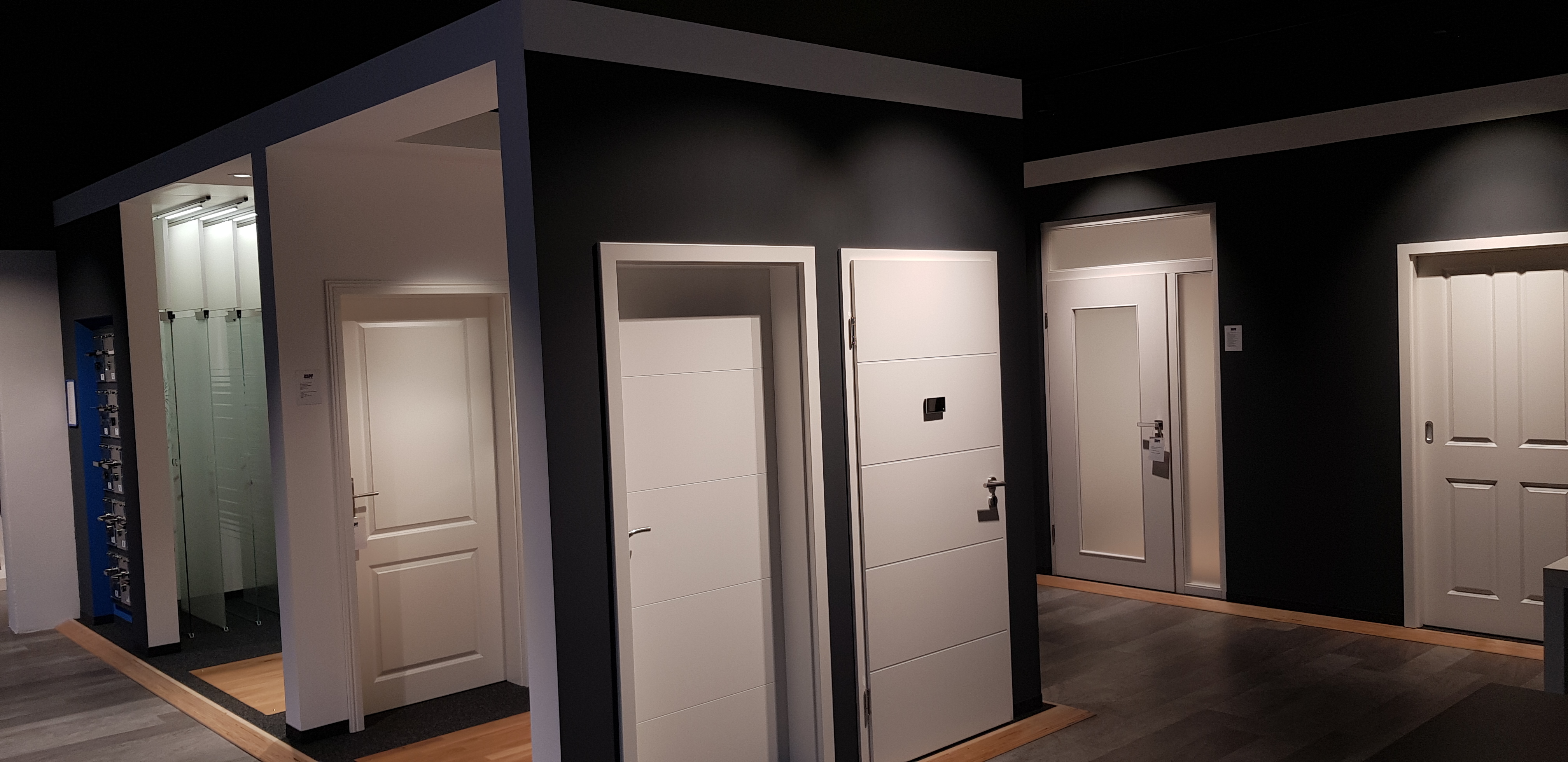 Fenster, Türen & Garagentore